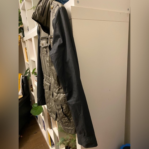 Michael Kors Two Tone Canvas Jacket - Picture 7 of 7